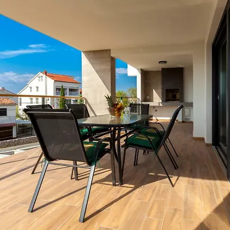 Kudec By El-pi Tours *