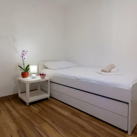 Kudec By El-pi Tours Apartamento Malinska