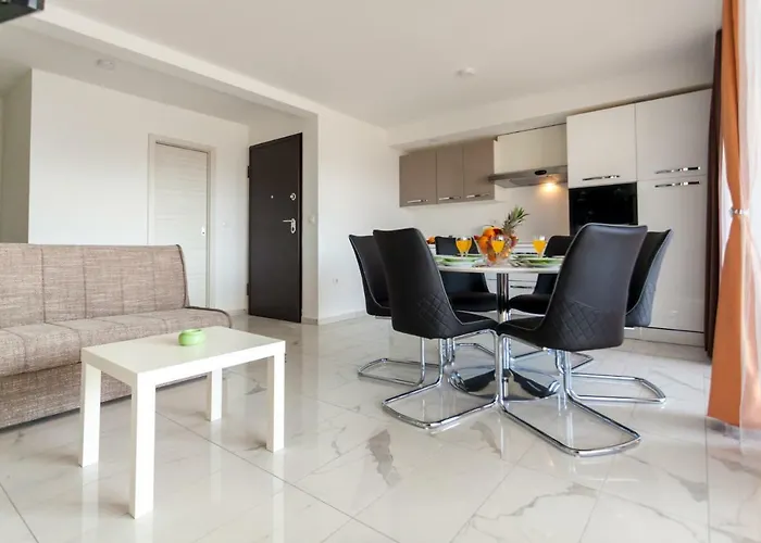 Kudec By El-pi Tours *