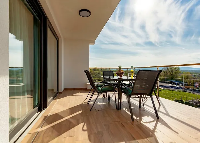 Kudec By El-pi Tours *