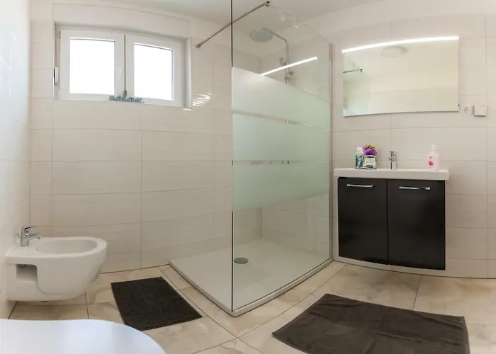 Kudec By El-pi Tours * 马林斯卡